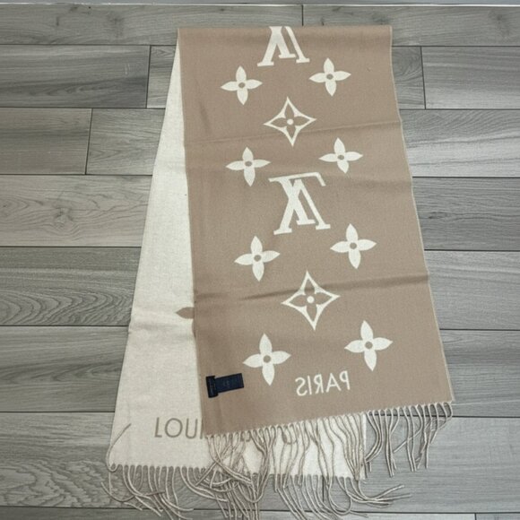 Louis Vuitton Cashmere Beige Reykjavik Scarf - FIRST COME FIRST SERVE - Picture 1 of 4